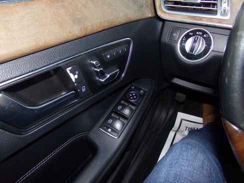 Used 2014 Mercedes-Benz E 350 4MATIC Sedan image 42