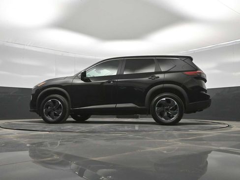 Used 2024 Nissan Rogue SV FWD image 35