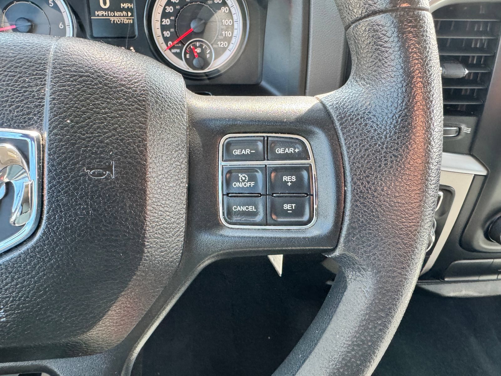 Used 2018 RAM 1500 Classic SLT AWD/4WD image 15