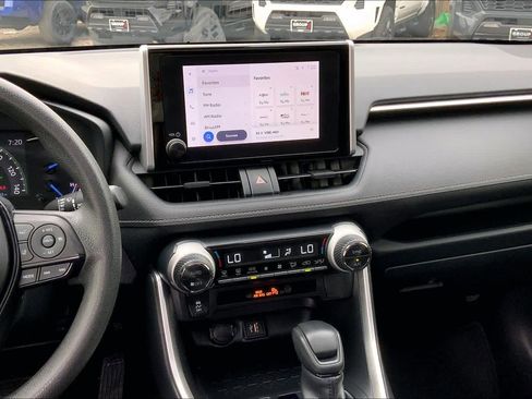 Used 2024 Toyota RAV4 XLE image 6