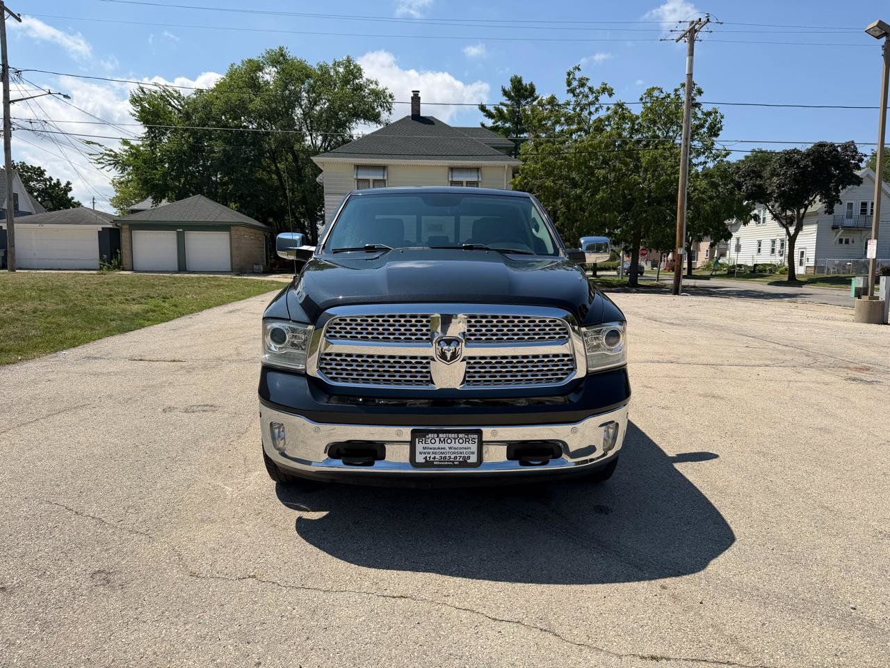 Used 2018 RAM 1500 Laramie w/ Convenience Group AWD/4WD image 2