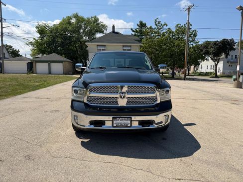 Used 2018 RAM 1500 Laramie w/ Convenience Group AWD/4WD image 2