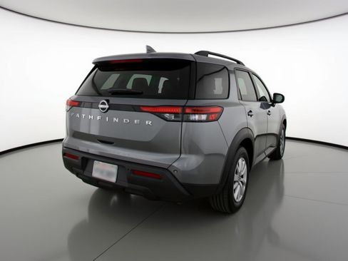 Used 2025 Nissan Pathfinder SV image 9