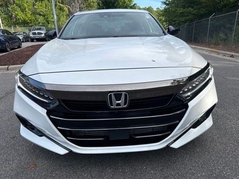 Used 2021 Honda Accord Sport image 2