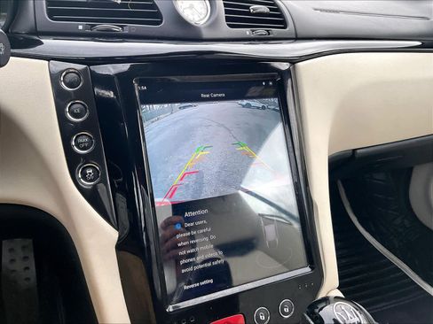 Used 2014 Maserati GranTurismo Sport image 18