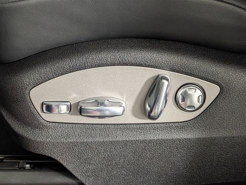 New 2026 Porsche Macan image 29