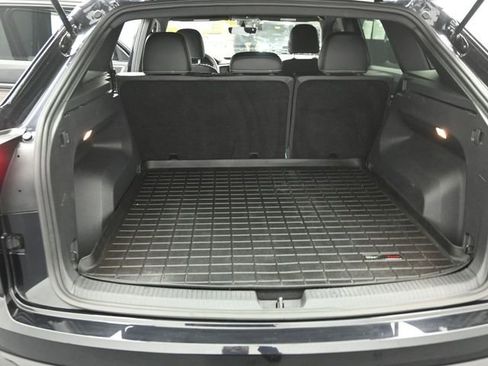 Used 2022 Volkswagen Atlas Cross Sport SE w/ Black Wheel Package image 23