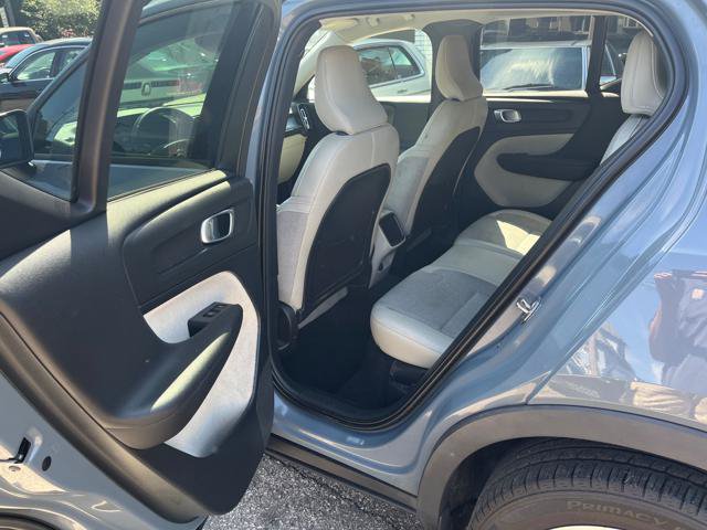 Used 2020 Volvo XC40 T5 Momentum AWD/4WD image 14