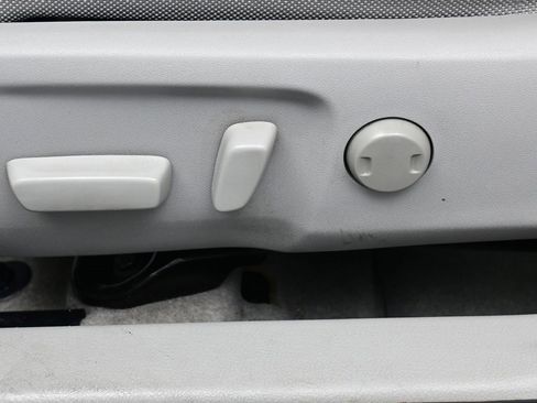 Used 2016 Toyota Camry LE image 20