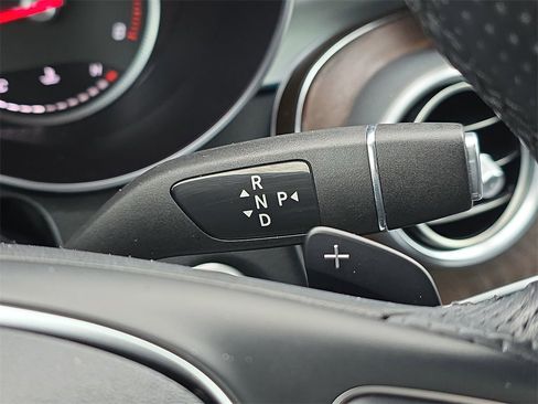 Used 2019 Mercedes-Benz GLC 300 4MATIC image 29