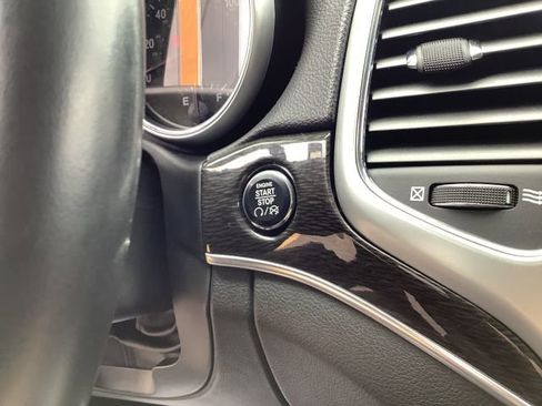 Used 2011 Jeep Grand Cherokee 70th Anniversary RWD image 16