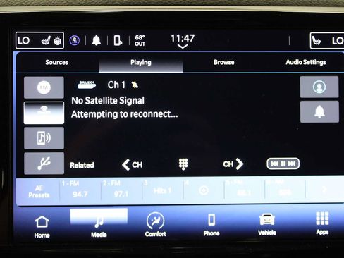 Used 2024 Chrysler Pacifica Touring-L FWD image 28