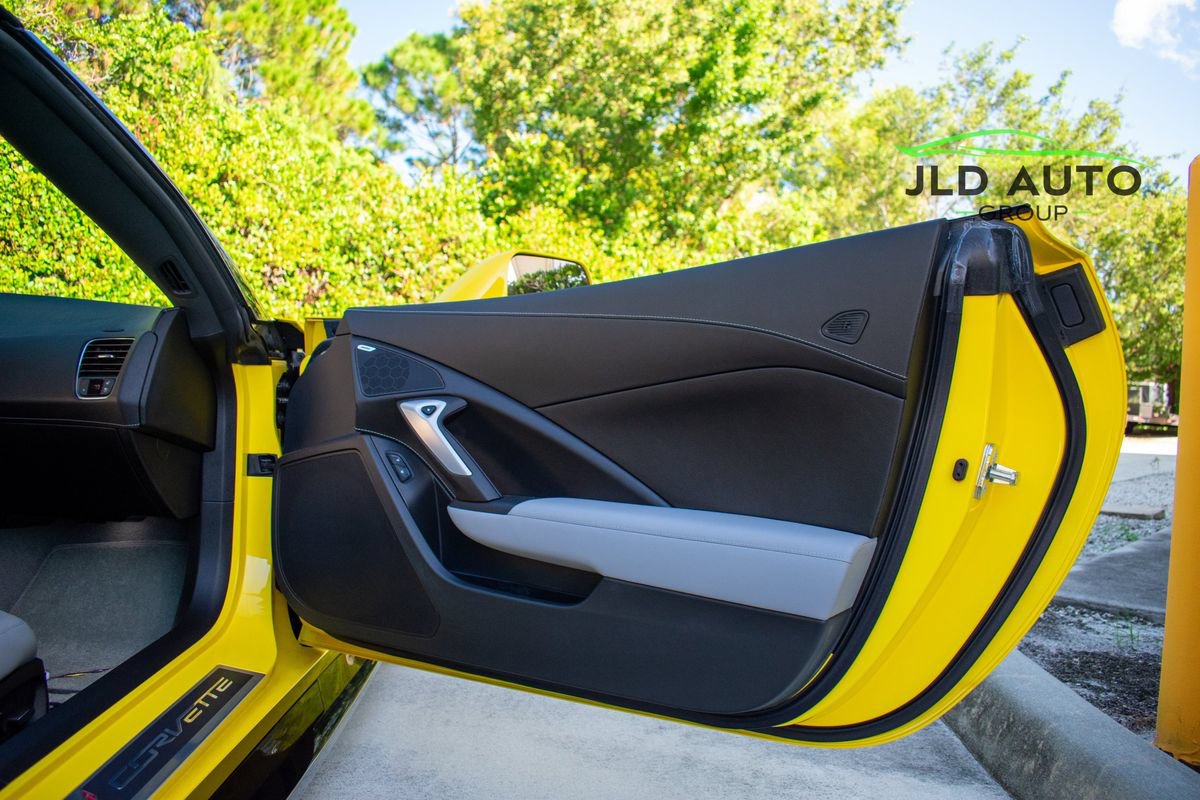 Used 2018 Chevrolet Corvette Z06 RWD image 28