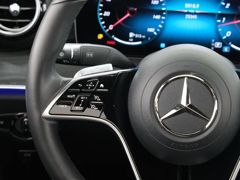 Used 2023 Mercedes-Benz E 350 4MATIC Sedan image 6