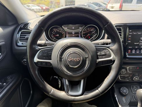 Used 2019 Jeep Compass Limited AWD/4WD image 9