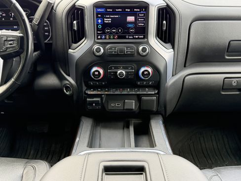 Used 2020 GMC Sierra 1500 SLT w/ SLT Premium Plus Package AWD/4WD image 10
