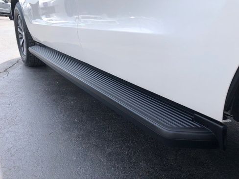 Used 2019 Ford Expedition XLT image 12