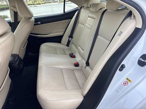 Used 2015 Lexus IS 250 RWD image 12