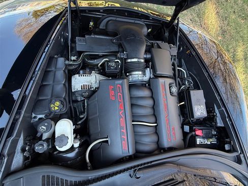 Used 2013 Chevrolet Corvette image 71