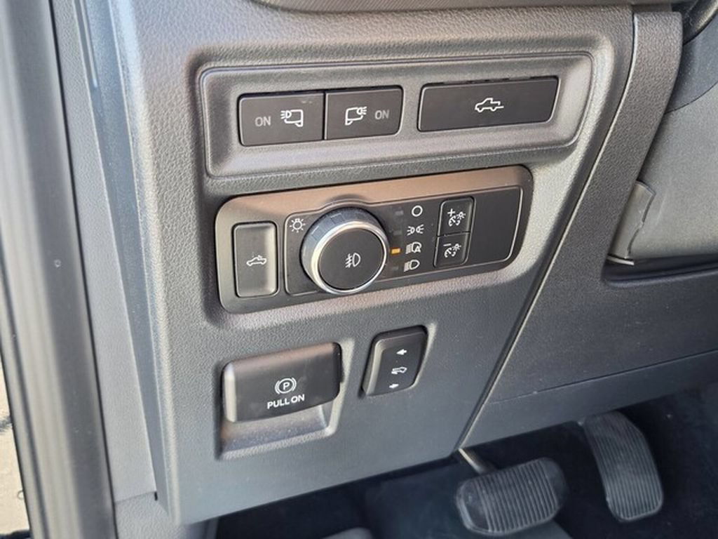 Used 2021 Ford F150 Platinum w/ Equipment Group 701A High AWD/4WD image 32