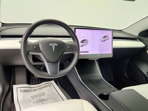 Used 2020 Tesla Model 3 Standard Range Plus RWD image 12