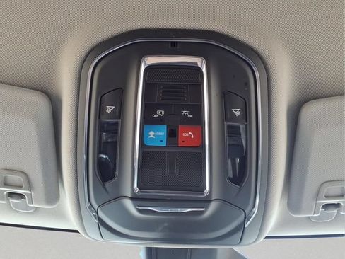 Used 2023 Jeep Grand Cherokee Laredo AWD/4WD image 20
