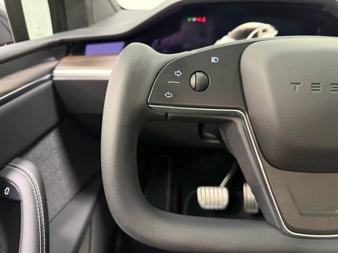 Used 2023 Tesla Model X image 29