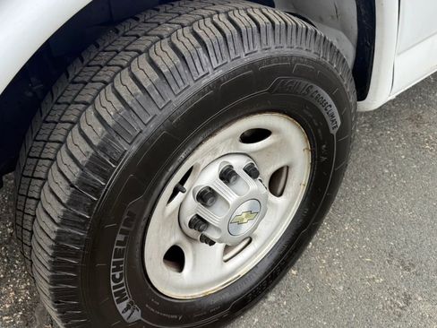 Used 2021 Chevrolet Express 2500 image 48