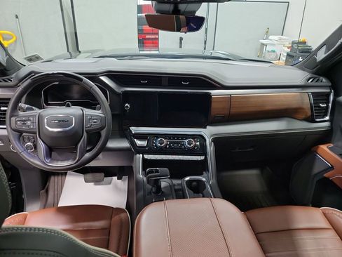 Used 2025 GMC Sierra 1500 Denali Ultimate AWD/4WD image 3