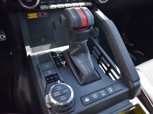 Certified 2025 Toyota Tacoma TRD Pro AWD/4WD image 13