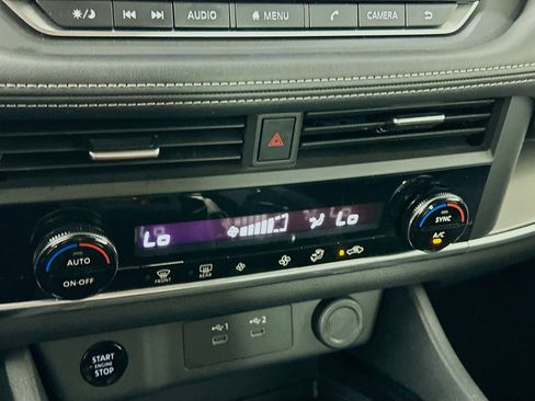 Used 2025 Nissan Rogue SV image 22