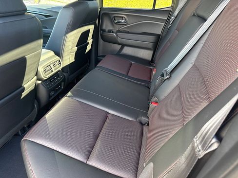 New 2026 Honda Ridgeline Black Edition image 7