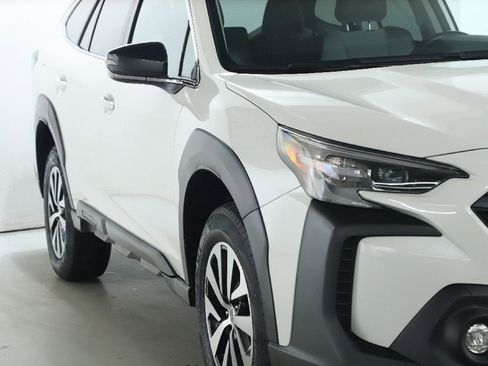 Used 2023 Subaru Outback Premium image 8