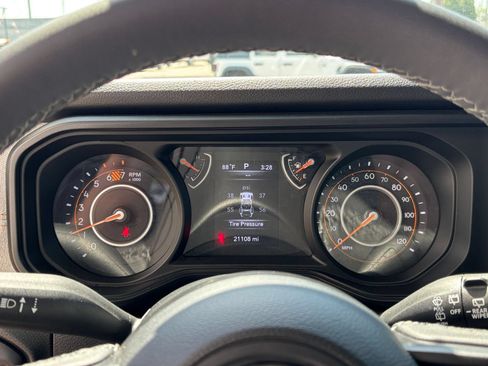 Used 2025 Jeep Wrangler Unlimited Sport AWD/4WD image 39
