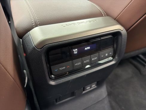 Used 2025 Toyota Land Cruiser w/ Premium Package image 8