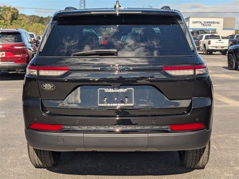 New 2025 Jeep Grand Cherokee Altitude image 6