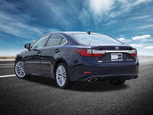 Used 2016 Lexus ES 350 w/ Luxury Package w/Wood Trim FWD image 17