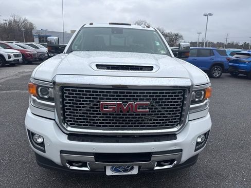Used 2017 GMC Sierra 2500 Denali w/ Duramax Plus Package image 2