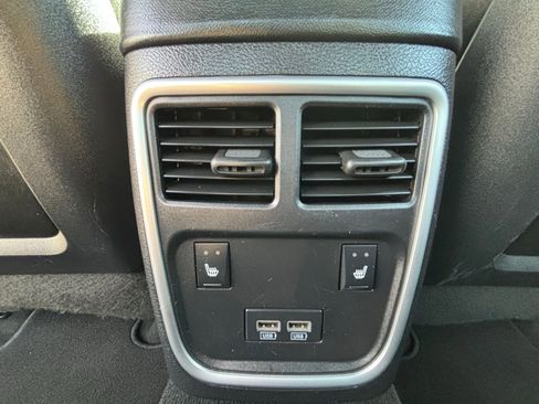 Used 2021 Dodge Charger SXT w/ Leather Interior Group image 18