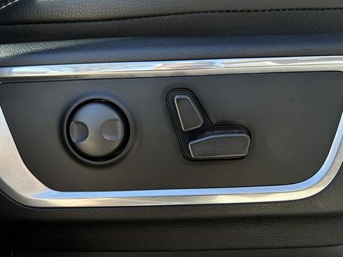 Used 2025 RAM 1500 Laramie AWD/4WD image 31