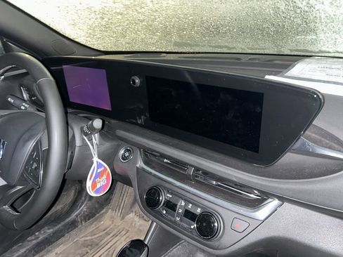 Used 2025 Buick Envista Preferred w/ Convenience I Package image 10