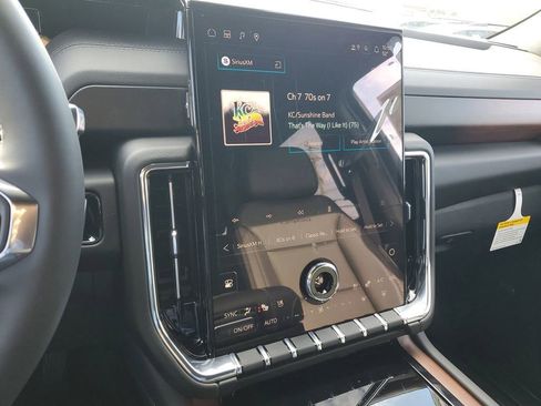 New 2026 GMC Yukon XL Denali w/ Denali Reserve Package image 28