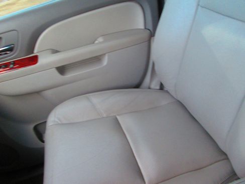 Used 2013 Chevrolet Tahoe LTZ image 11