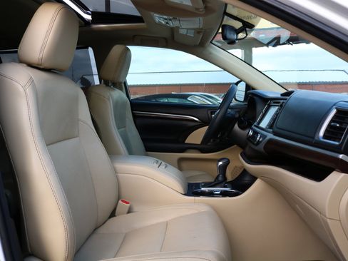 Used 2016 Toyota Highlander Limited image 47