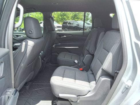 Certified 2025 Chevrolet Traverse LT w/ Driver Confidence Package FWD image 18