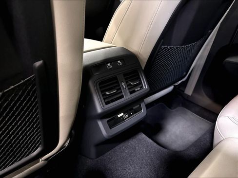 Certified 2025 Audi Q5 Premium AWD/4WD image 34