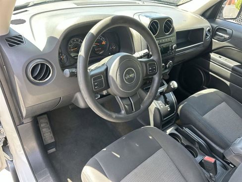 Used 2016 Jeep Patriot Sport w/ Power Value Group FWD image 2
