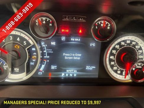 Used 2016 RAM 1500 Classic SLT w/ SLT Plus D￩cor Group AWD/4WD image 3