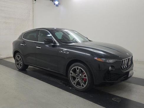 Used 2023 Maserati Levante GT AWD/4WD image 2
