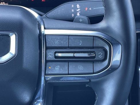 Used 2025 GMC Acadia Elevation image 30